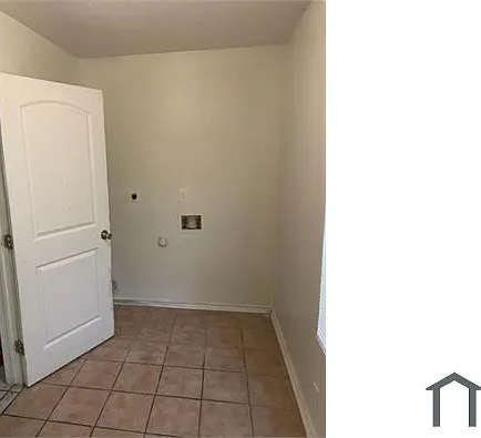 9486 Celine Dr — Photo 5