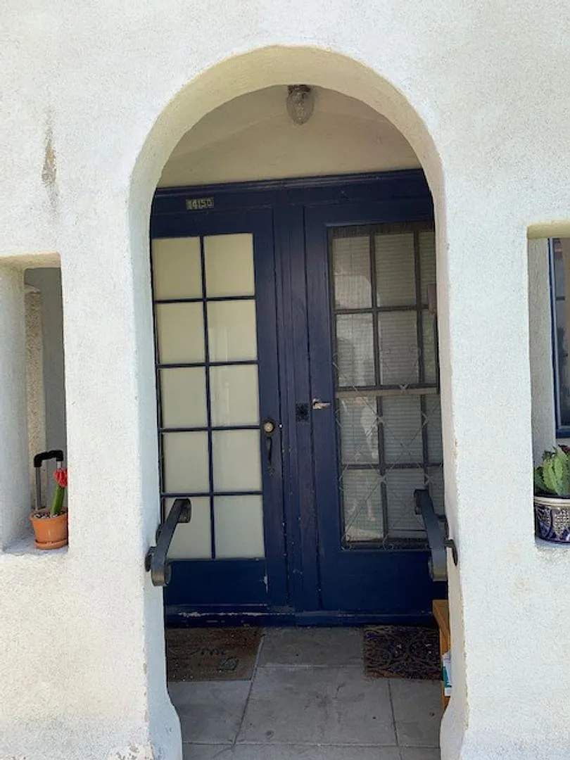 1415 Bank — Photo 3