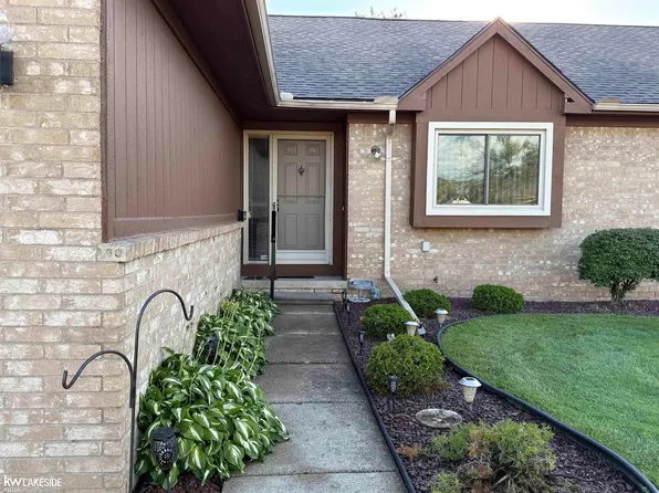 41075 Donna Dr, Clinton Township, MI 48038