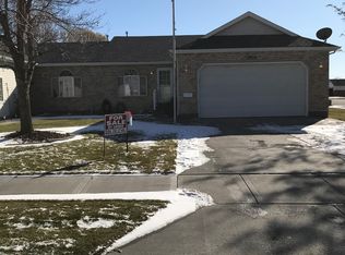 2910 E Oakhaven Cir, Ammon, ID 83406
