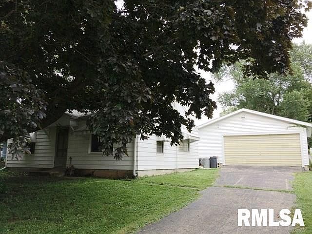 2nd image of 1003 S Timber Ln