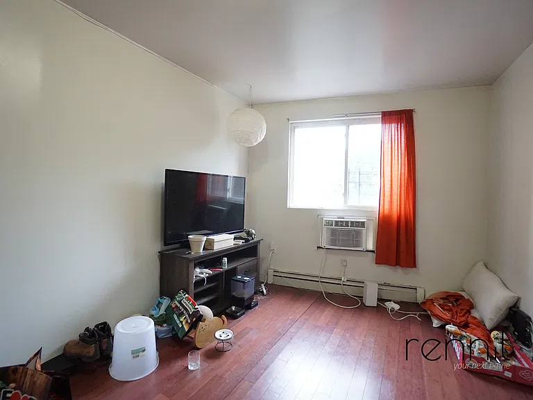 1022 Broadway #2 — Photo 2