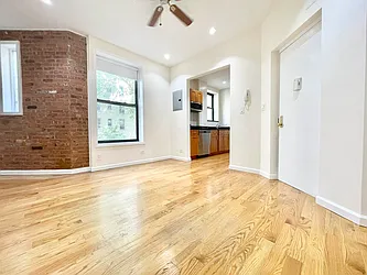 Rented by HOLTON REAL ESTATE INC.
