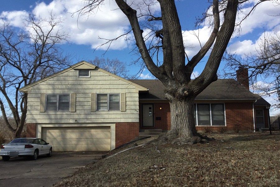 1st image of 604 W 96th St