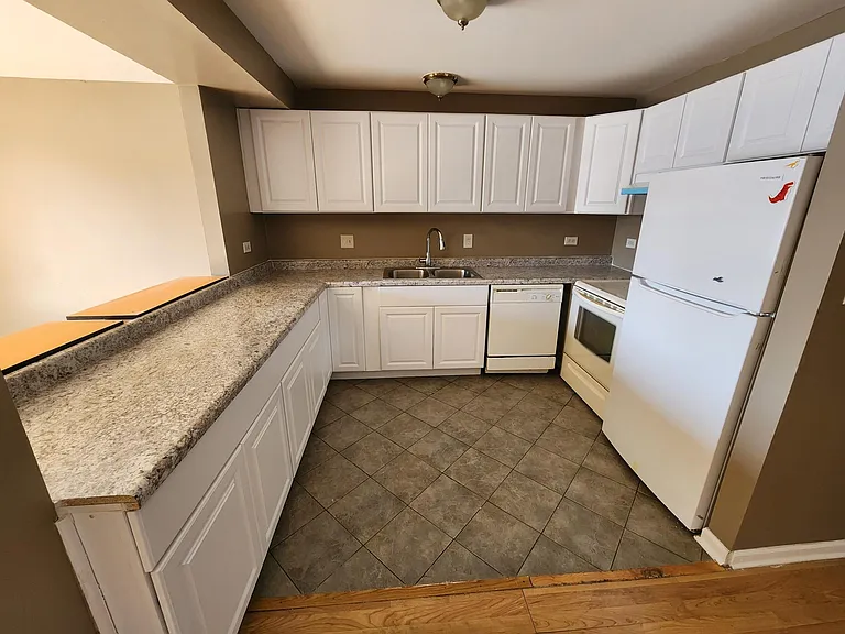 1348 N Geneva Dr #2A — Photo 6
