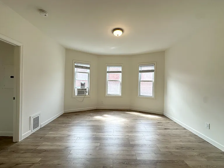 72 Easton St #2 — Photo 6