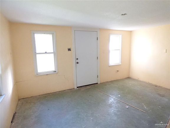 3rd image of 1022 W Birch Ave
