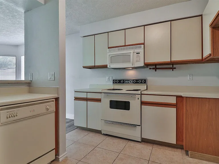 10910 Scenic Dr — Photo 17