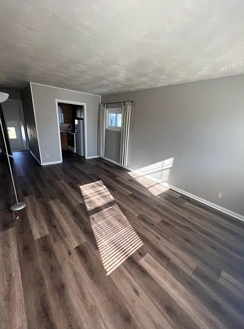 1 bed, 1200 sqft, $700 — Photo 3