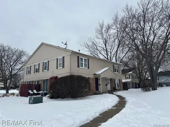 34150 Garfield Cir, Fraser, MI 48026