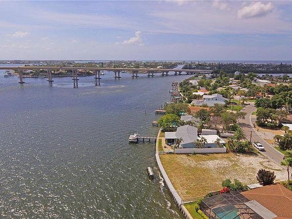 5th image of 562 Belle Point Dr