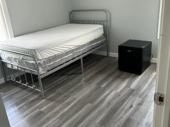 (undisclosed Address), Springfield, MA 01105