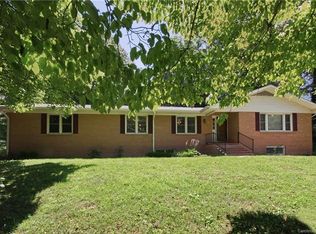 223 Leverette Dr, Hendersonville, NC 28791