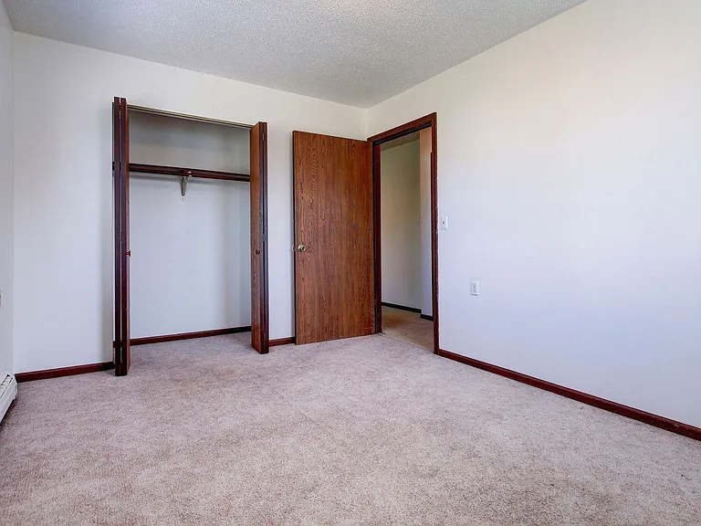 319 Oxford Ct #4 — Photo 11