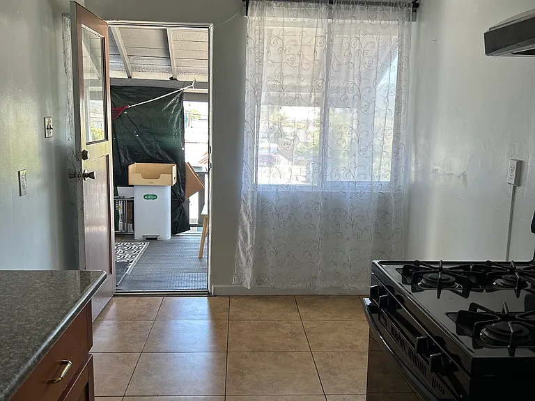 6224 Plumas Ave — Photo 4