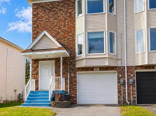 21 Remington Ct, Halifax, NS B3M 3Y6