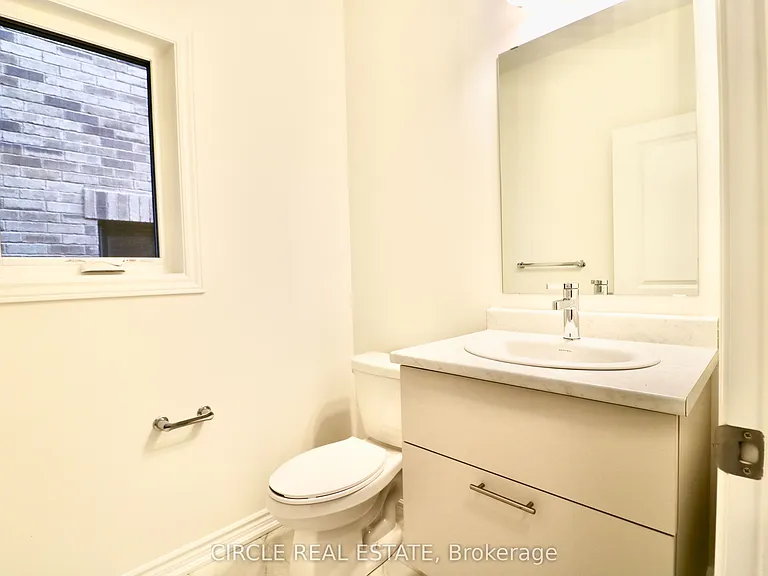 59 Phoenix Blvd — Photo 10
