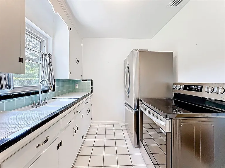 1450 Cavendish Rd — Photo 11