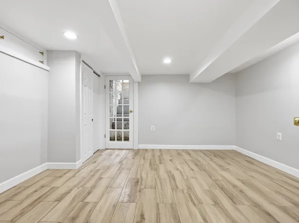 85 Stuyvesant Avenue image 9 of 11