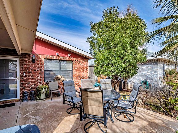 4th image of 2124 Magill St