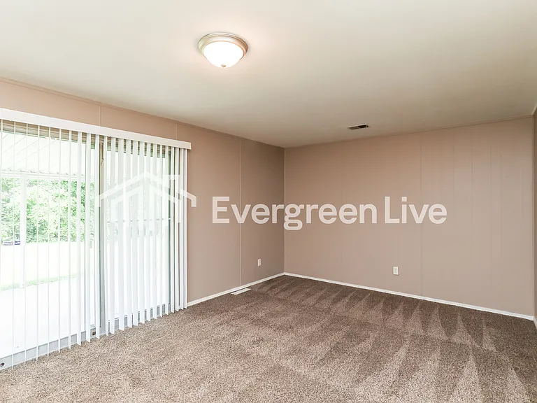 774 Crowden Dr — Photo 5