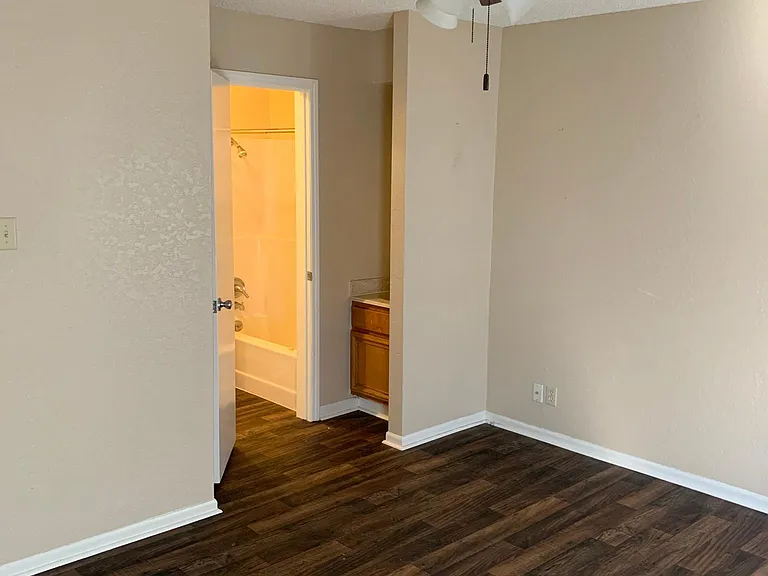 1814 Marguerite St #1814 — Photo 8