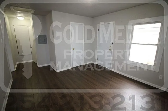 711 West Ln #C — Photo 6