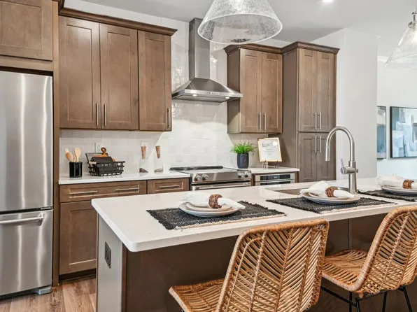 2047 Clarksdale Dr, Charlotte, NC 28206