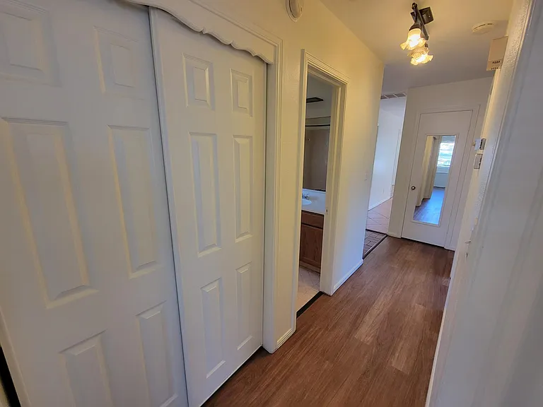 2300 N College Ave — Photo 12