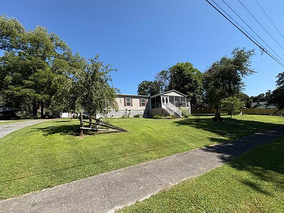 5th image of 179 Edgar Ave