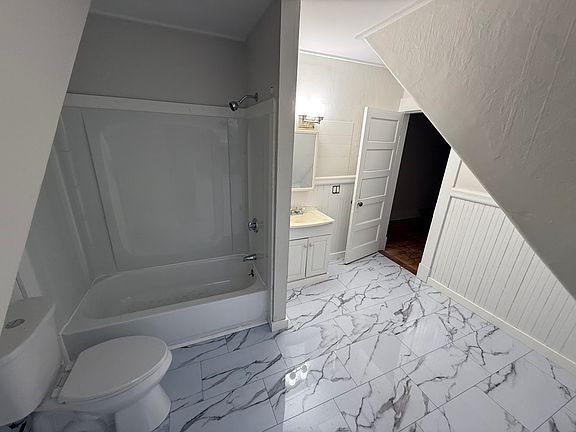 5th image of 16 Cross St #16B