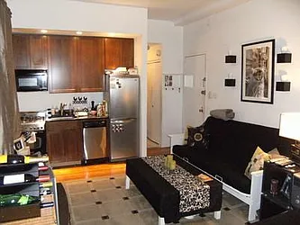 Rented by R New York