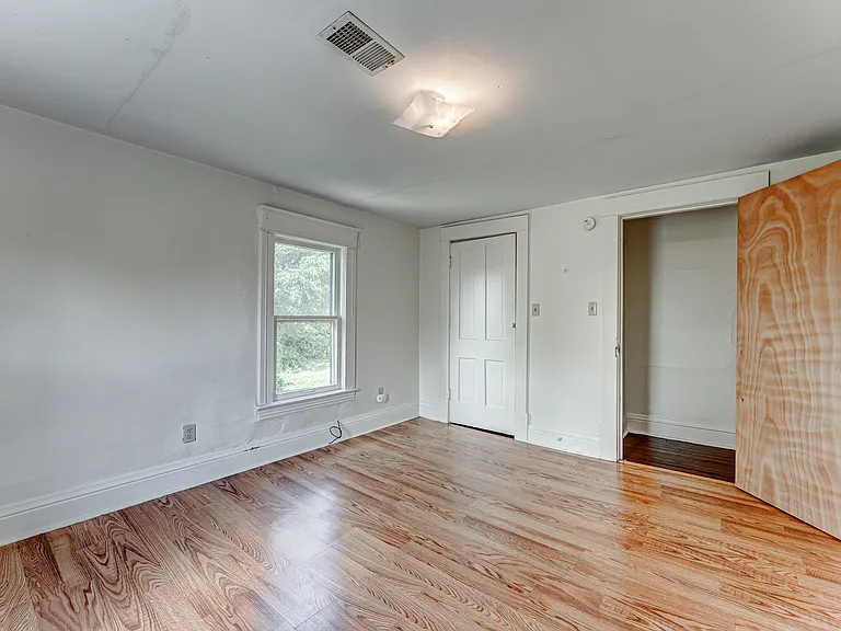 975 Dorsey Ave — Photo 25