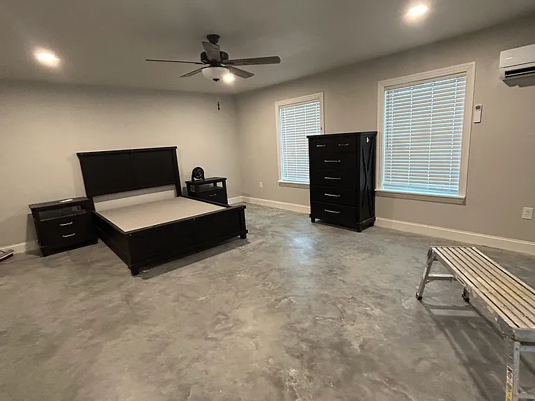 320 S Columbia St — Photo 10