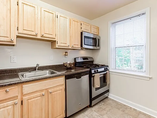 Crescent Park Village, 2 Elmira St SE #B09371ab1, Washington, DC 20032