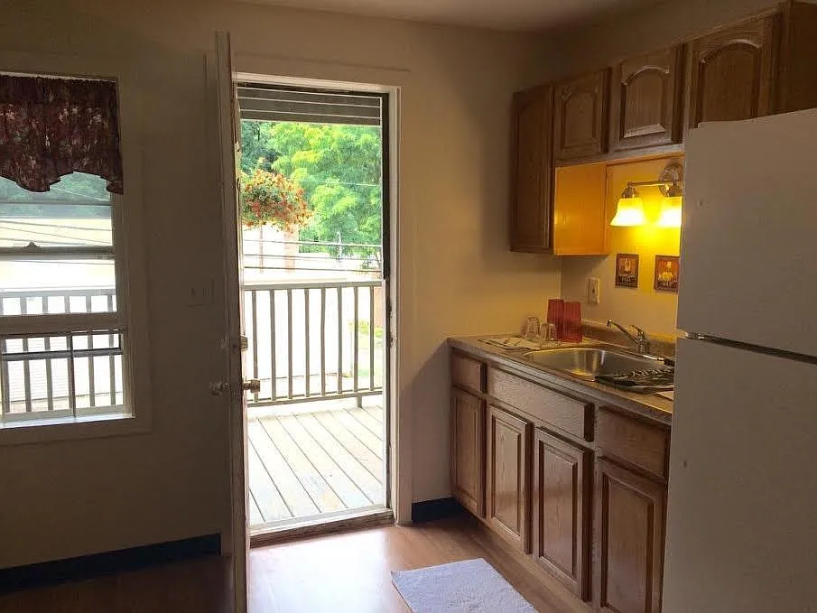 2 bed, $1,500 — Photo 4