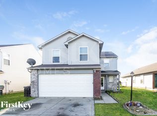 1820 Long Lake Dr, Greenwood, IN 46143