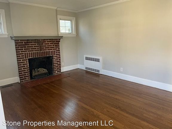 2nd image of 2813 Kenwood Ave