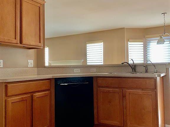 4th image of 1302 Waverly Dr #1