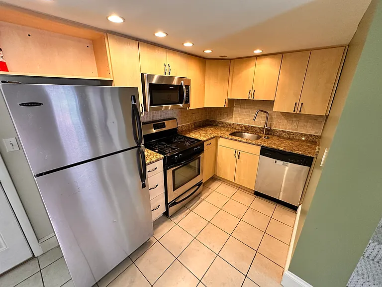 2700-14 South St #2710 — Photo 5
