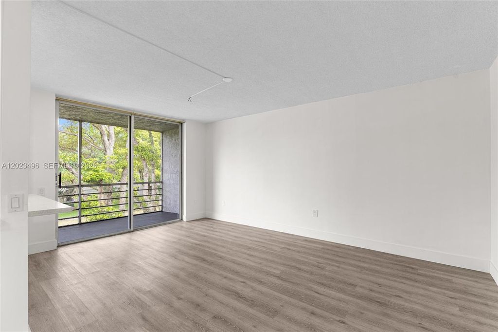 9091 Lime Bay Blvd APT 304, Tamarac, FL - More