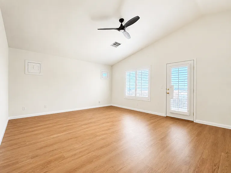 10401 Rising Harbor Ave — Photo 10