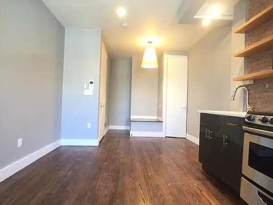 Rented by Evergreen Apartments BK | media 8