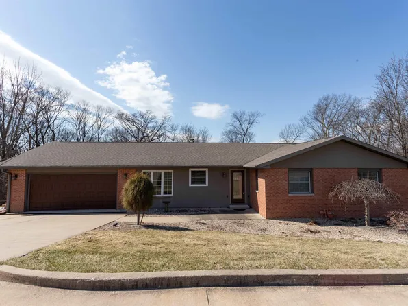 1136 Eastate Dr, Quincy, IL 62305