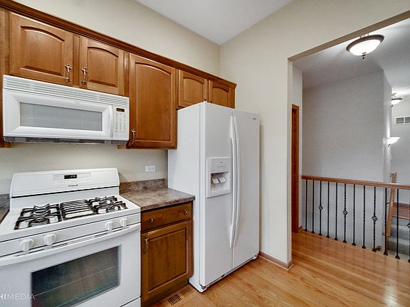 4th image of 16560 Garnet Ct