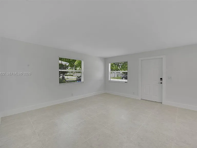 808 SW 12th Ct #808 — Photo 4