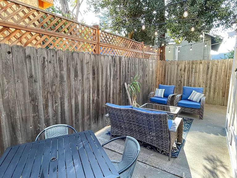 Back patio (community)