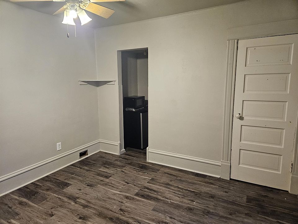 1st image of 220 N Prairie Ave #11130550