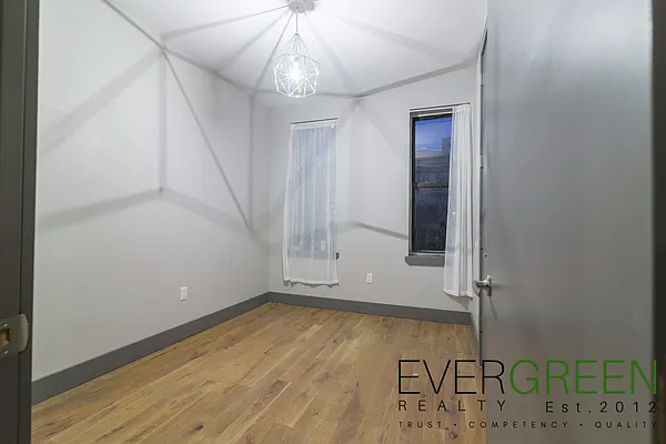 Rented by ERNY LLC | media 7