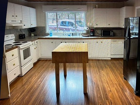 3rd image of 670 Honeycomb Rd